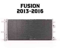 Ford Fusion radiatoru