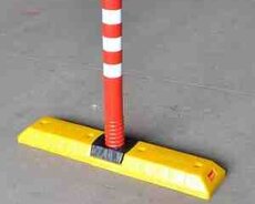 Delinatorlu yol ayırıcı