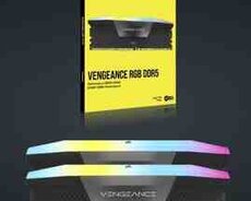 Operativ yaddaş Corsair Vengeance 32GB (2x16GB) DDR5 7000Mhz RGB