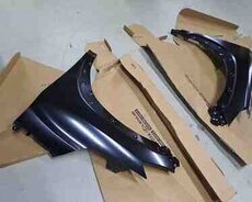 Toyota Corolla Cross 2024 qanadları