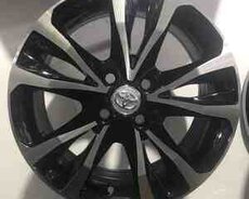 Toyota Aqua diskləri R15