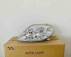 Toyota Corolla 2004 farası