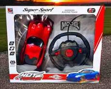 Pultlu oyuncaq maşın