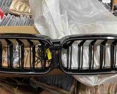 BMW G30 2022 radiator barmaqlığı