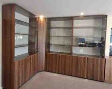 Şüşə sənəd dolabı