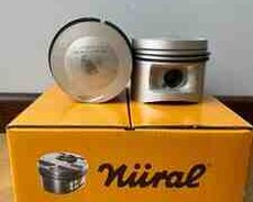 Mercedes W201, 124 OM102 porşeni