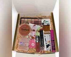 Kosmetik hədiyyə dəsti