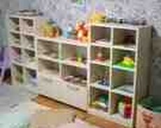 Baxça üçün oyuncaq dolabı