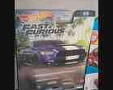 Hot wheels avtomobil oyuncağı