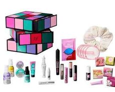 Benefit Cosmetics makiyaj və baxım üçün dəst