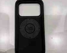 Apple iPhone 17 Pro arxalığı Quadlock