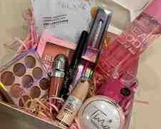 Hədiyyəlik kosmetik qutular