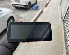 Mercedes E class monitor