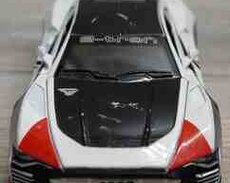 Oyuncaq maşın Audi
