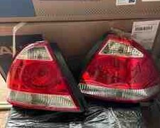 Nissan Sunny stop işıqları