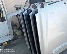 Mercedes W203, Mercedes W210 kapotu