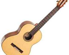 Classical guitar Valencia VC564