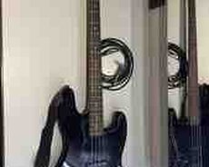 Bass gitara