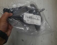Hyundai Elantra 2012 motor paduşqası