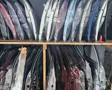 Toyota Prius qapıları