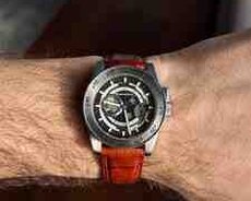 Orient Star Retro Future Camera qol saatı