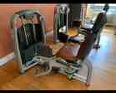 Technogym abductor trenajoru