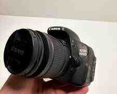 Fotoaparat Canon EOS 600D