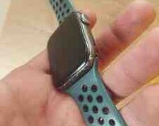 Apple Watch SE Space Gray 44mm