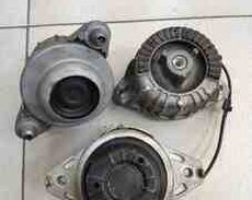 Mercedes W204, W212 mühərrik yastığı