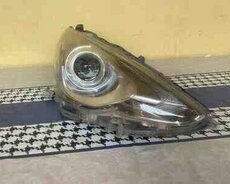 Toyota Aqua ön farası