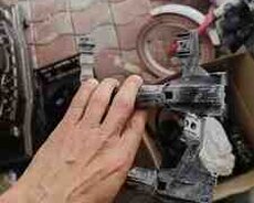 Toyota Land Cruiser fara üçün su vuran