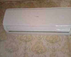 Split kondisioner Aux