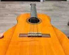 Gitara Yamaha CS40