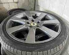 Təkərlər 225, 40 R18