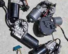 Mercedes benz şüşəsilən mühərriki