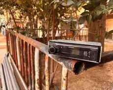 Kenwood KMM-BT304 maqnitolası