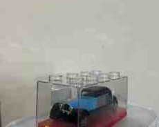 Oyuncaq maşın Mercedes