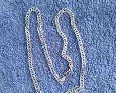 Gümüş boyunbağı