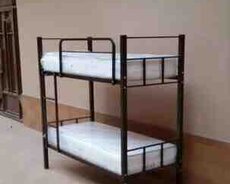 İki mərtəbə çarpayı