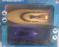 Uzaqdan idarə olunan pultlu sürət qayığı