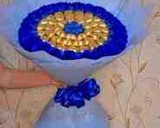 Şokolad və gül buketi