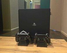 Ps4 Pro 1tb + 2 pult + Şaquli Soyuducu və Doldurucu Stand