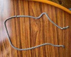 Gümüş boyunbağı