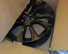 Land Rover Defender 2023 diskləri