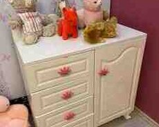 Uşaq yataq otağı mebeli