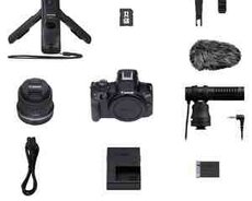 Canon EOS R50 Creator Vlogger Kit