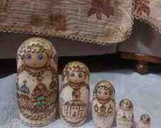 Rus matryoşka kuklaları dəsti