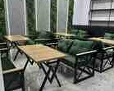 Divanlar və masalar