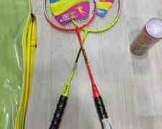 Badminton raketkası və valanı Defeeat