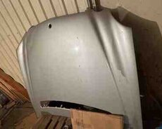 Mercedes-Benz W211 kapotu